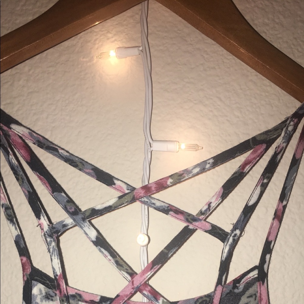 Floral light colored shirt 💗